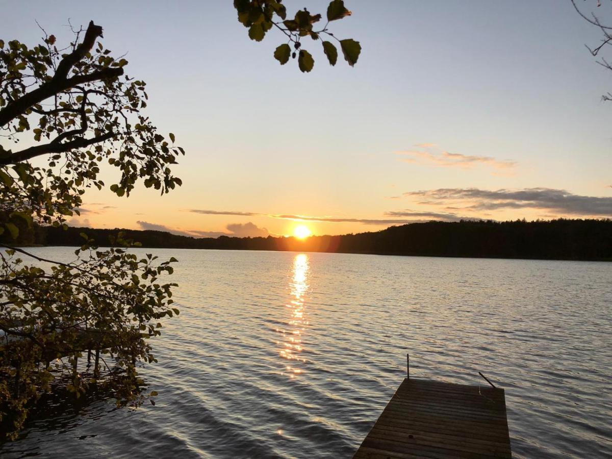 Ferienhaus Reetdach 1300Qm Privatgrundstueck Bootssteg Sauna Templin Luebbesee Uckermark Erholung Pur Seenplatte Petersdorf  Екстер'єр фото